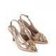 Alma En Pena Дамски златни обувки с брошка - изглед 2