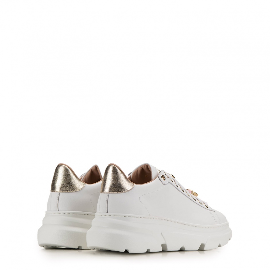 STOKTON Дамски бели обувки с брошки - изглед 3